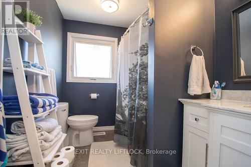 871 Westdale Avenue, Peterborough (Northcrest Ward 5), ON - Indoor Photo Showing Bathroom