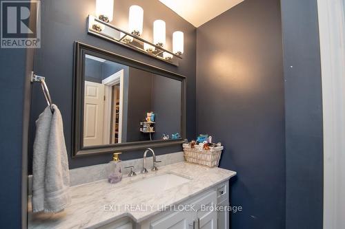 871 Westdale Avenue, Peterborough (Northcrest Ward 5), ON - Indoor Photo Showing Bathroom