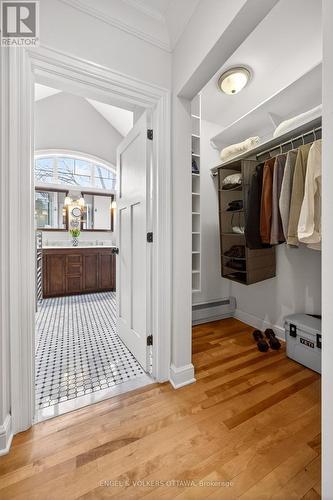 498 Queen Elizabeth Drive, Ottawa, ON - Indoor