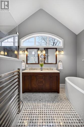 498 Queen Elizabeth Drive, Ottawa, ON - Indoor Photo Showing Bathroom