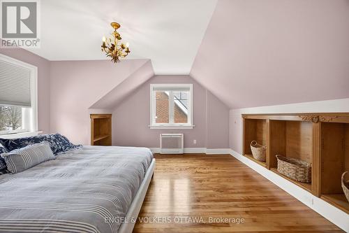 498 Queen Elizabeth Drive, Ottawa, ON - Indoor Photo Showing Bedroom