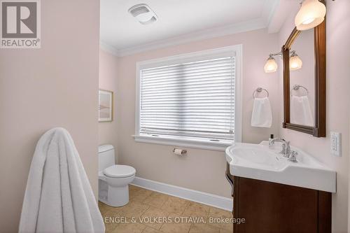498 Queen Elizabeth Drive, Ottawa, ON - Indoor Photo Showing Bathroom