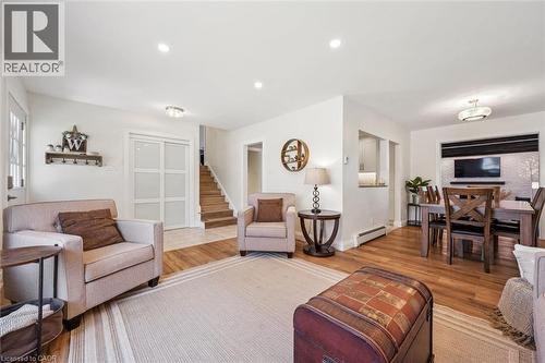 316 Dale Crescent, Waterloo, ON - Indoor Photo Showing Living Room