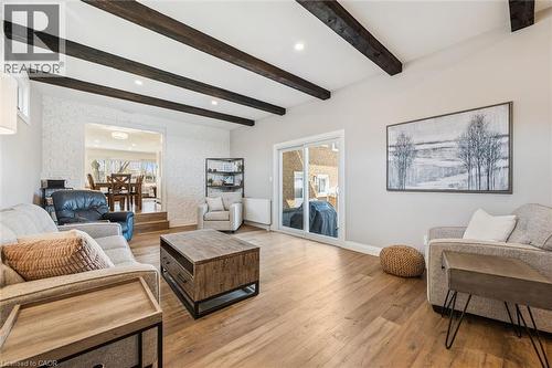 316 Dale Crescent, Waterloo, ON - Indoor Photo Showing Living Room