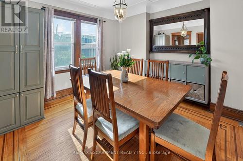 207 Edgemont Street S, Hamilton, ON - Indoor Photo Showing Dining Room