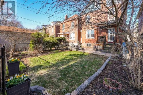 207 Edgemont Street S, Hamilton, ON - Outdoor