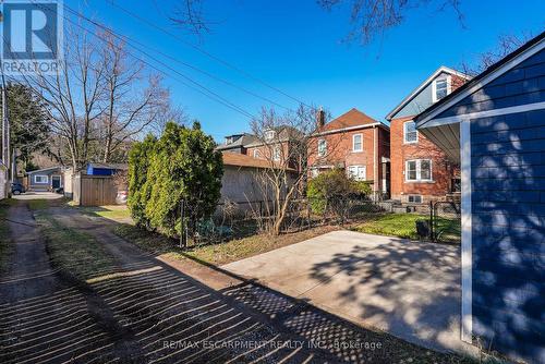 207 Edgemont Street S, Hamilton, ON - Outdoor