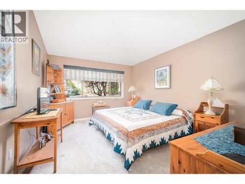 550 Yates Road Unit# 118, Kelowna, BC - Indoor Photo Showing Bedroom