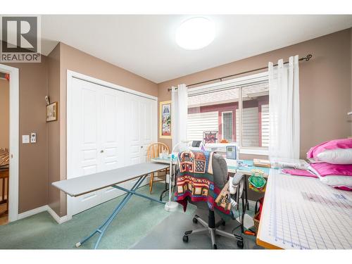 550 Yates Road Unit# 118, Kelowna, BC - Indoor Photo Showing Bedroom
