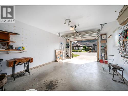 550 Yates Road Unit# 118, Kelowna, BC - Indoor Photo Showing Garage