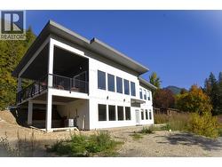 5916 Ferguson Frontage Road Malakwa, BC V0E 2J0