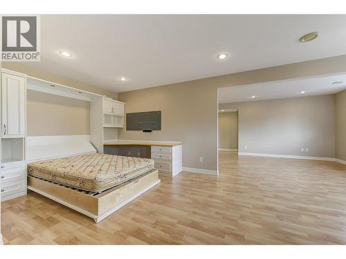 Murphy Bed - 4035 Gellatly Road S Unit# 273, West Kelowna, BC - Indoor Photo Showing Bedroom