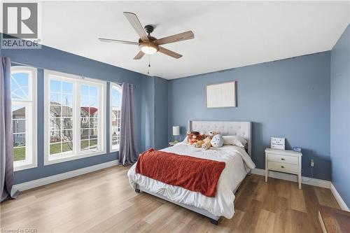 240 Cloverleaf Drive, Ancaster, ON - Indoor Photo Showing Bedroom