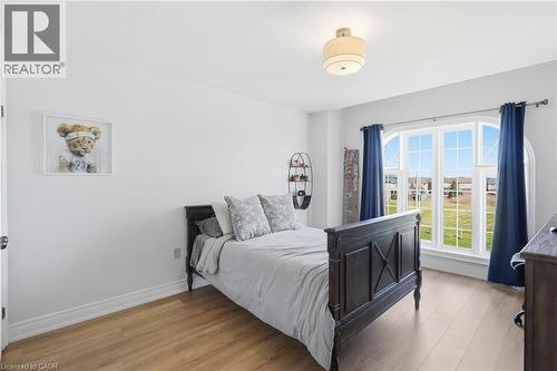 240 Cloverleaf Drive, Ancaster, ON - Indoor Photo Showing Bedroom