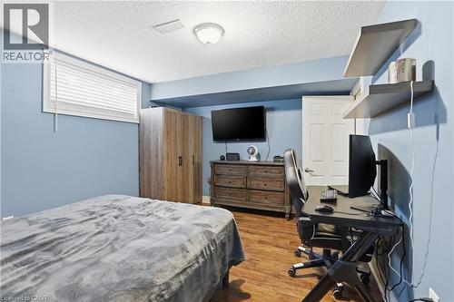 240 Cloverleaf Drive, Ancaster, ON - Indoor Photo Showing Bedroom