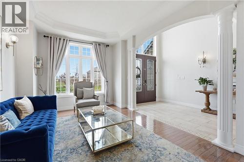 240 Cloverleaf Drive, Ancaster, ON - Indoor Photo Showing Living Room