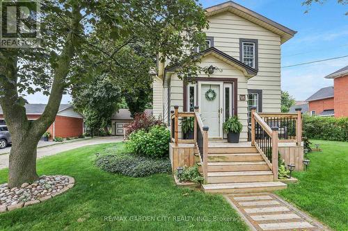 10 MAPLE AVENUE  Grimsby, ON L3M 3B6