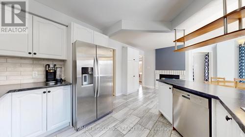 39 Etherington Crescent, Barrie, ON - Indoor Photo Showing Kitchen