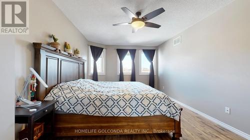 39 Etherington Crescent, Barrie, ON - Indoor Photo Showing Bedroom