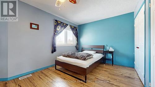 39 Etherington Crescent, Barrie, ON - Indoor Photo Showing Bedroom