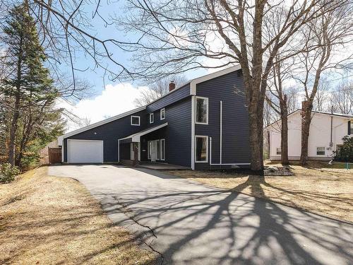 140 Pinecrest Boulevard, Bridgewater, NS 