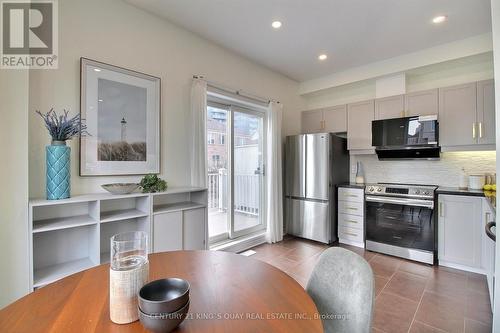40 Leitchcroft Crescent, Markham, ON - Indoor Photo Showing Kitchen