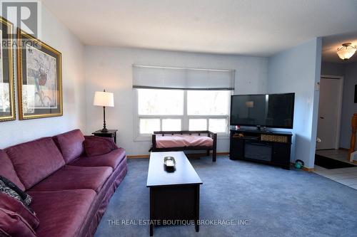 Spacious living room featuring plenty of sunlight - 1345 Colonsay Drive, Burlington, ON - Indoor Photo Showing Living Room