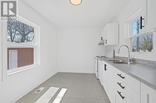 3 Bard Lane, Halton Hills, ON - Indoor Photo Showing Kitchen With Double Sink