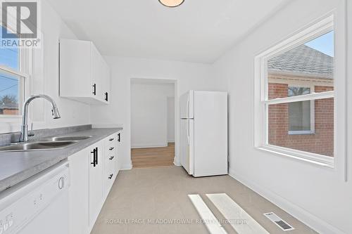 3 Bard Lane, Halton Hills, ON - Indoor Photo Showing Kitchen With Double Sink