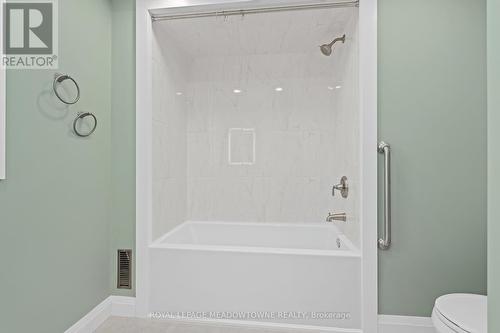 3 Bard Lane, Halton Hills, ON - Indoor Photo Showing Bathroom