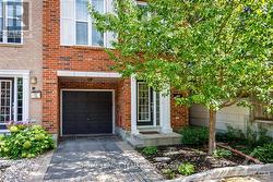 100 APPLEGATE PRIVATE Ottawa, ON K1Y 1L3