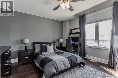 3200 Cotter Road, Burlington, ON - Indoor Photo Showing Bedroom