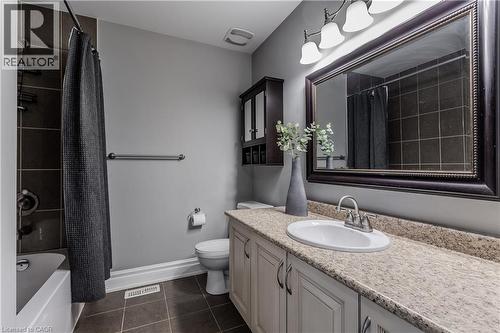 3200 Cotter Road, Burlington, ON - Indoor Photo Showing Bathroom