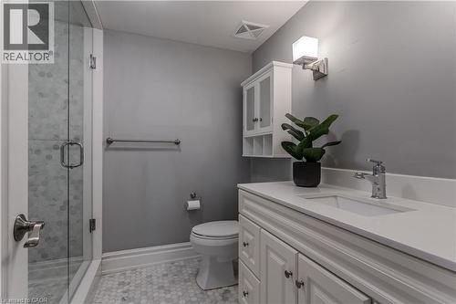 3200 Cotter Road, Burlington, ON - Indoor Photo Showing Bathroom