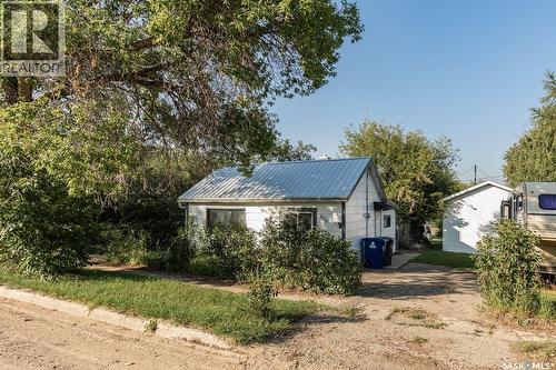 626 Manitoba Avenue, Kerrobert, SK - Outdoor