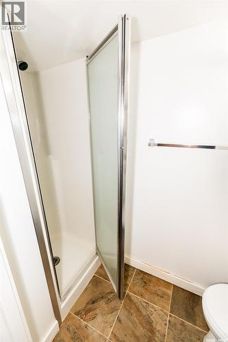 626 Manitoba Avenue, Kerrobert, SK - Indoor Photo Showing Bathroom