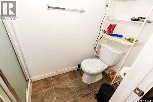 626 Manitoba Avenue, Kerrobert, SK - Indoor Photo Showing Bathroom