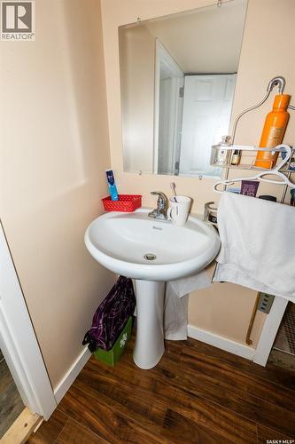 626 Manitoba Avenue, Kerrobert, SK - Indoor Photo Showing Bathroom