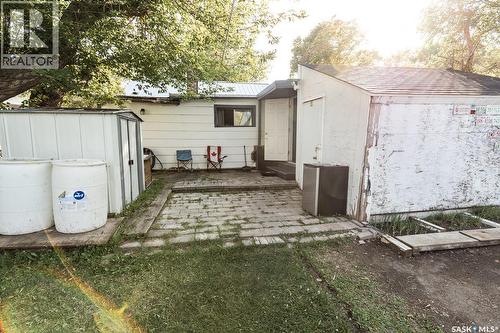 626 Manitoba Avenue, Kerrobert, SK - Outdoor