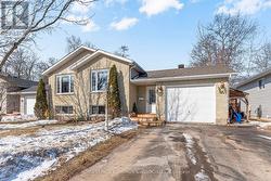 34 BAYSHORE DRIVE Petawawa, ON K8H 3R7