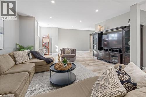 9677 Tenth Sideroad, Erin, ON - Indoor Photo Showing Living Room