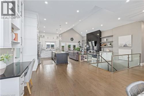 9677 Tenth Sideroad, Erin, ON - Indoor