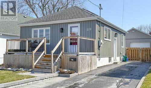 229 HIBBERT AVENUE  Oshawa (Vanier), ON L1J 1V4
