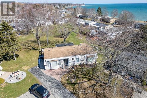 22 CHAMPLAIN COURT  Clarington (Newcastle), ON L1B 1A5