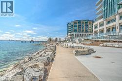2060 LAKESHORE Road Unit# 2003 Burlington, ON L7R 0G2