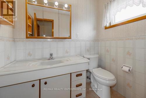 7368 Redstone Road, Mississauga, ON - Indoor Photo Showing Bathroom