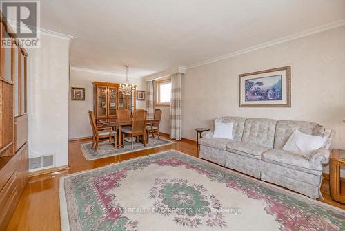 7368 Redstone Road, Mississauga, ON - Indoor Photo Showing Living Room