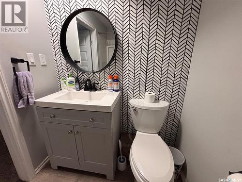 619 2Nd Avenue N, Alsask, SK - Indoor Photo Showing Bathroom