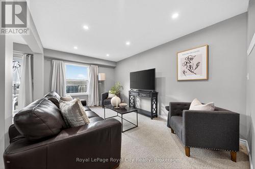 102 Edwards Street, Guelph (Grange Road), ON - Indoor Photo Showing Living Room