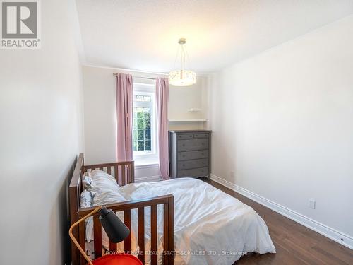 2083 Grange Drive, Mississauga, ON - Indoor Photo Showing Bedroom